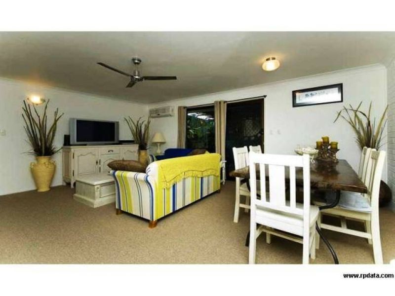 1, 38 Middle Street, Labrador QLD 4215