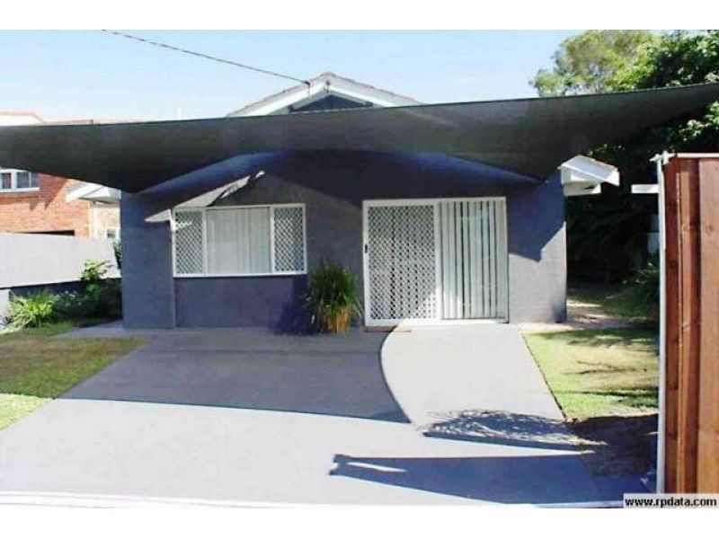 1, 38 Middle Street, Labrador QLD 4215