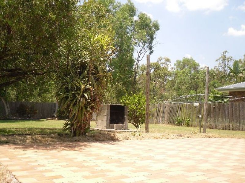 15 Helmet Street, Hillcrest QLD 4118