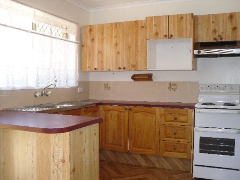 15 Helmet Street, Hillcrest QLD 4118