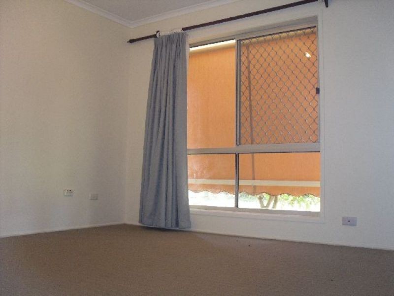 15 Helmet Street, Hillcrest QLD 4118