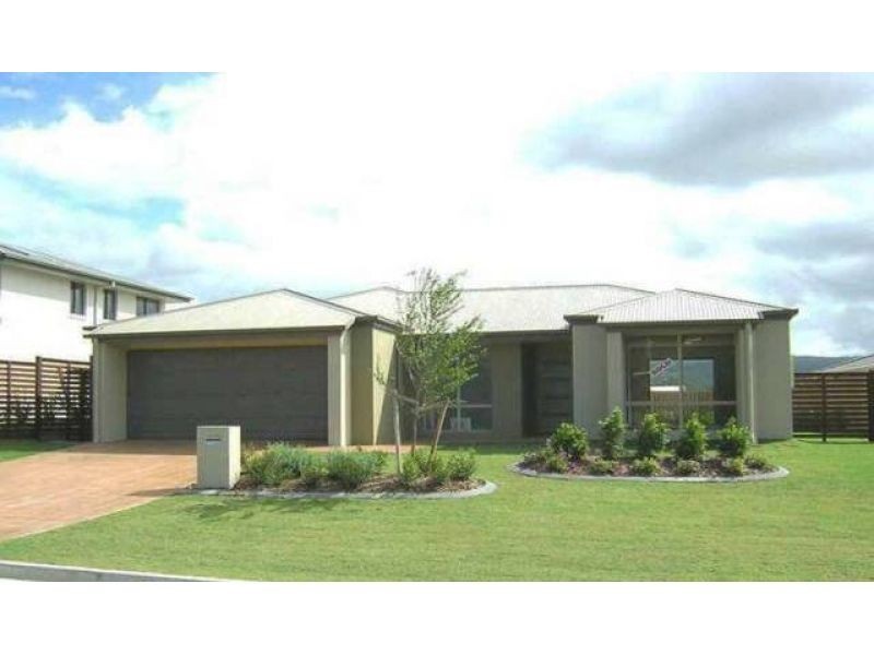 23 Cobb and Co Drive, Oxenford QLD 4210