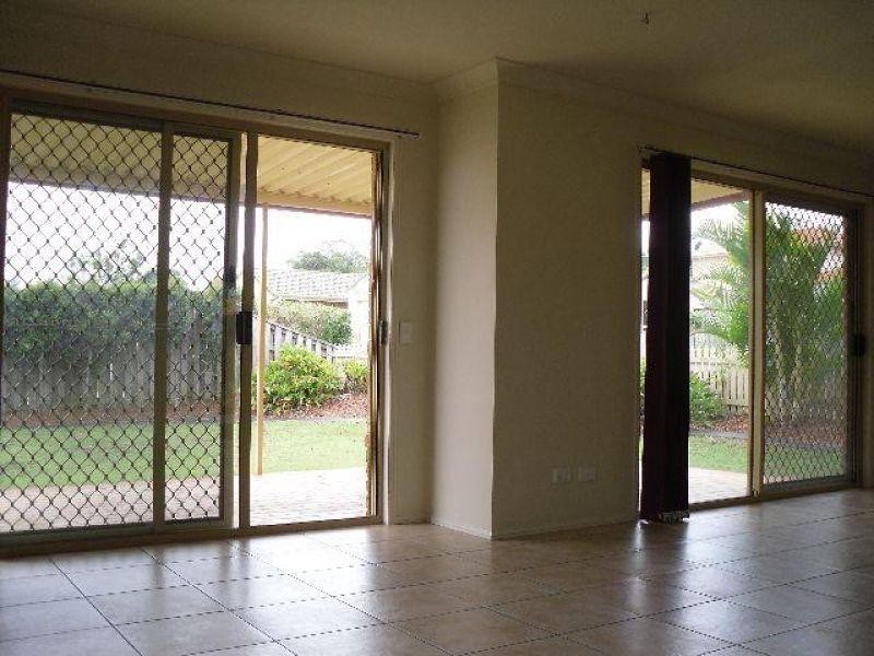 12 Isaacs Way, Wakerley QLD 4154