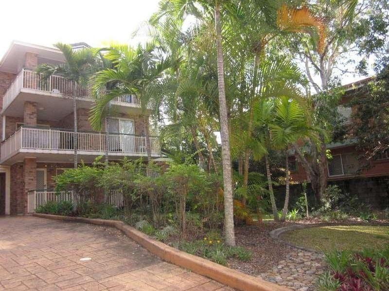 1/120 Pembroke Road, Coorparoo QLD 4151