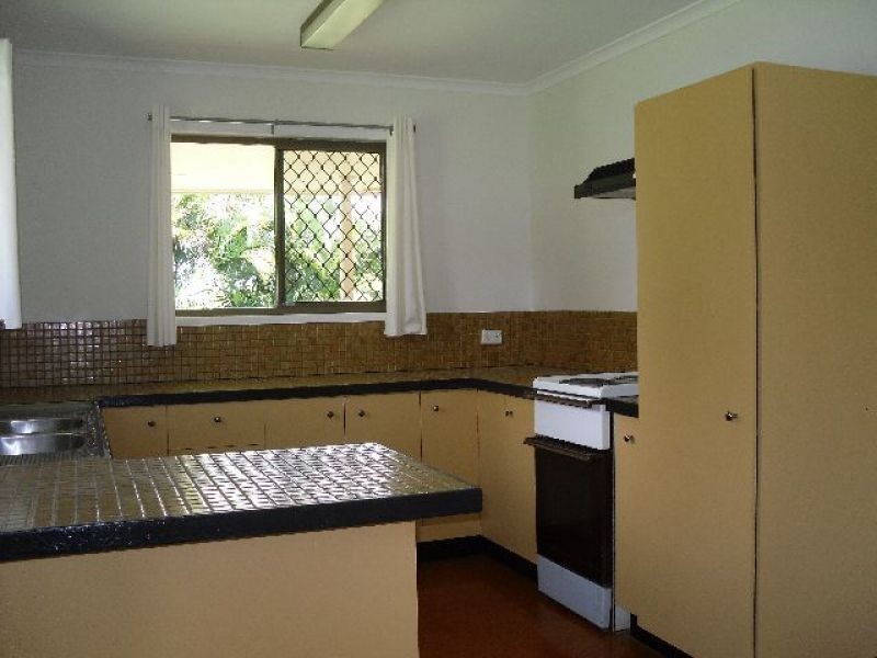 37 Seabreeze Road, Manly QLD 4179