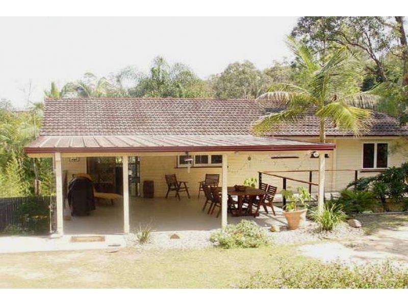 6 Camden Court, Arana Hills QLD 4054