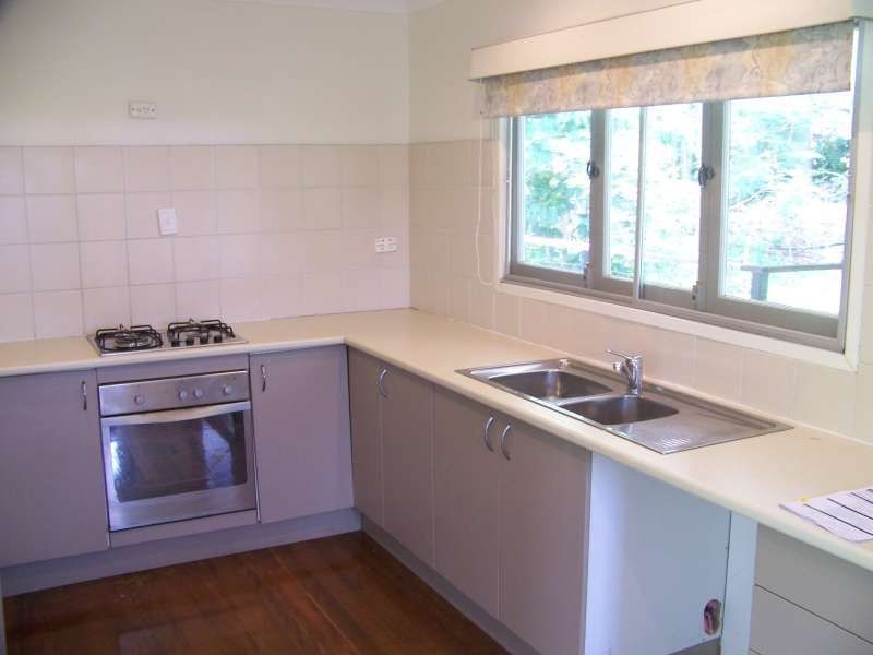 6 Camden Court, Arana Hills QLD 4054