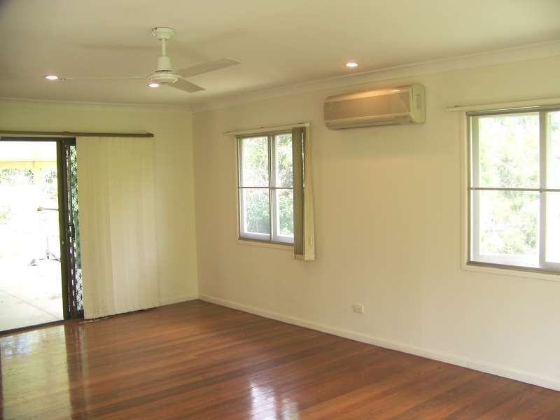 6 Camden Court, Arana Hills QLD 4054