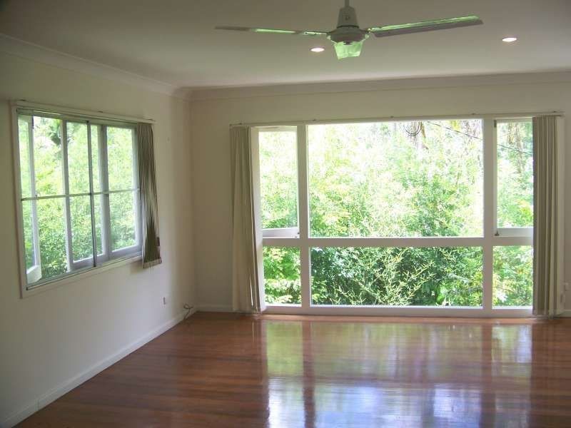 6 Camden Court, Arana Hills QLD 4054