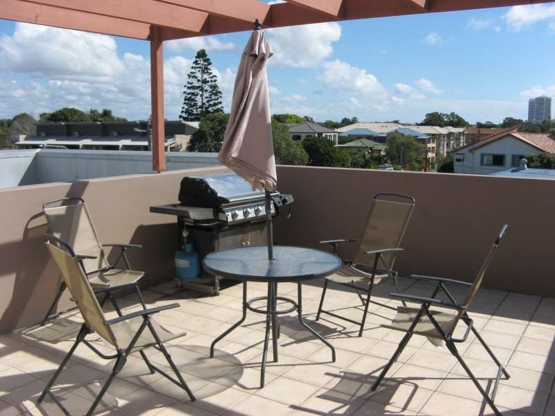 9/18-22 Parker Street, Labrador QLD 4215