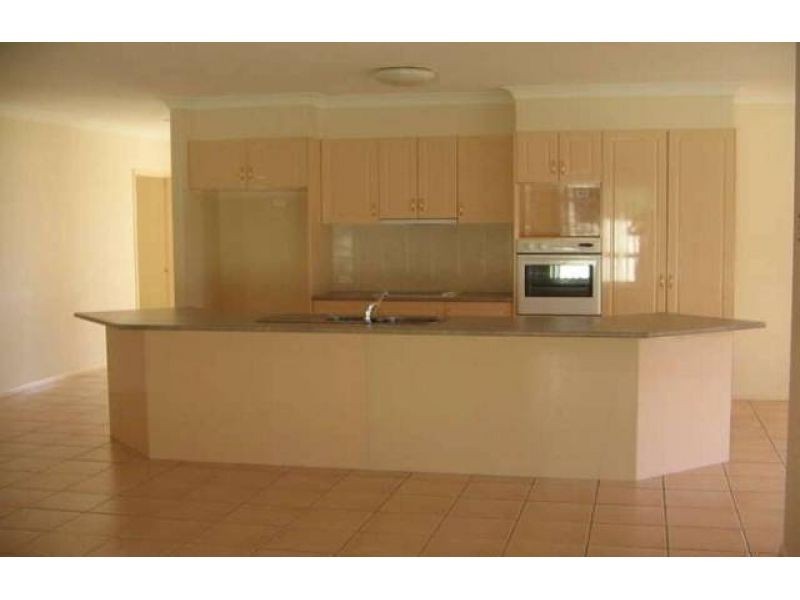 12 Bristol Place, Arundel QLD 4214