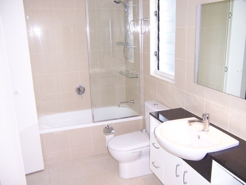 3/8 Underhill Avenue, Indooroopilly QLD 4068