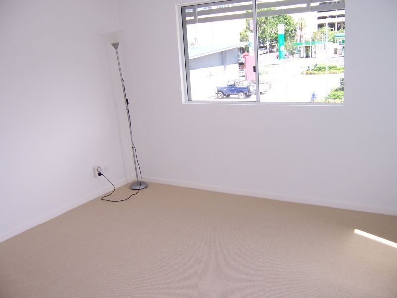 3/8 Underhill Avenue, Indooroopilly QLD 4068