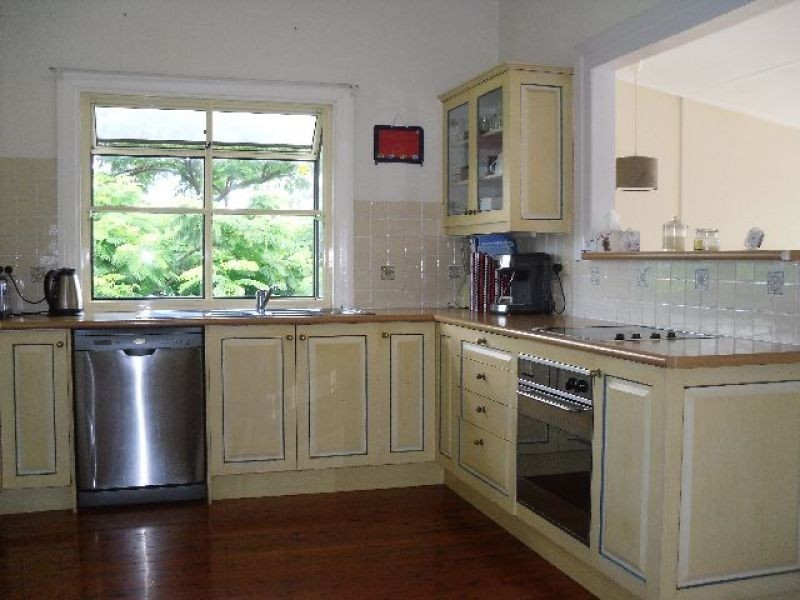 49 Walker Avenue, Seven Hills QLD 4170