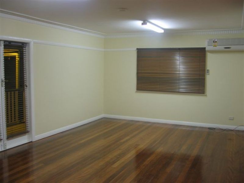 9 Hyslop Street, Moorooka QLD 4105