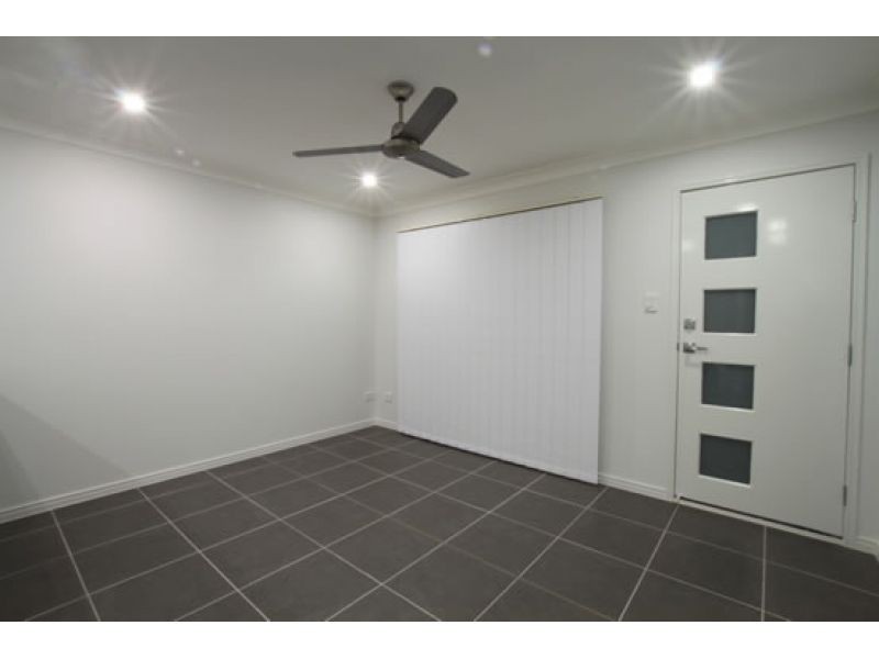 2, 14 Homeland Crescent, Warner QLD 4500