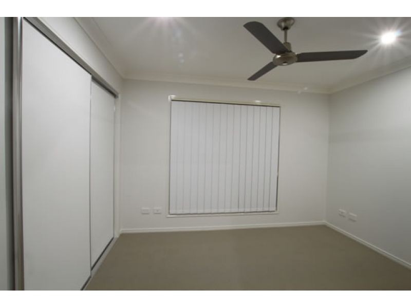 2, 14 Homeland Crescent, Warner QLD 4500