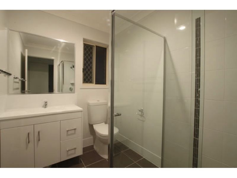 2, 14 Homeland Crescent, Warner QLD 4500