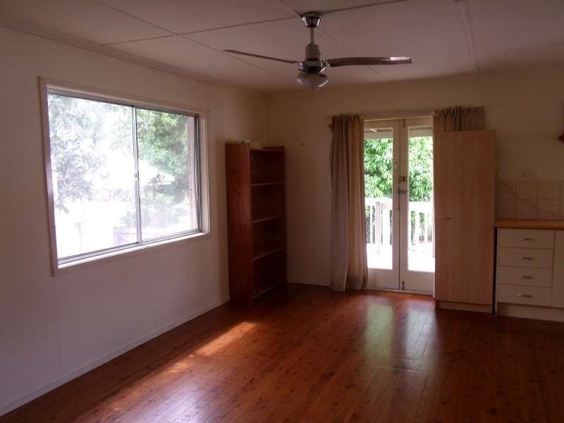 20 Schneider Avenue, Labrador QLD 4215