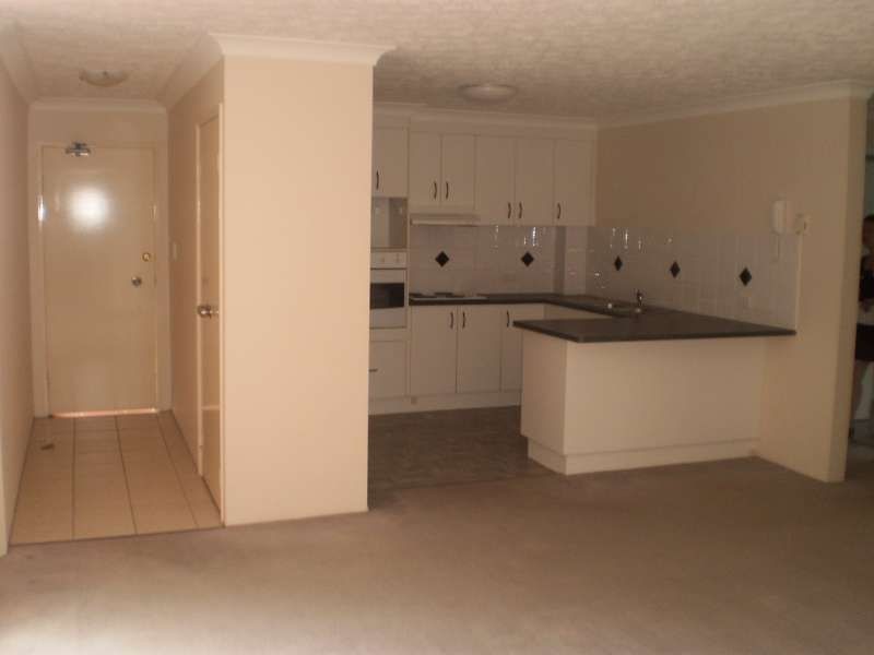 2/146 High Street, Southport QLD 4215