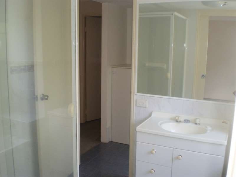 2/146 High Street, Southport QLD 4215