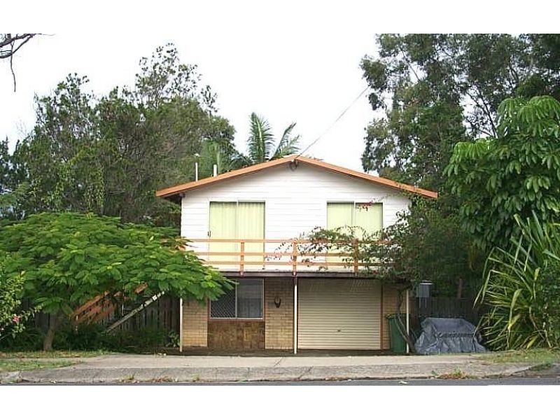 236 Government Road, Labrador QLD 4215