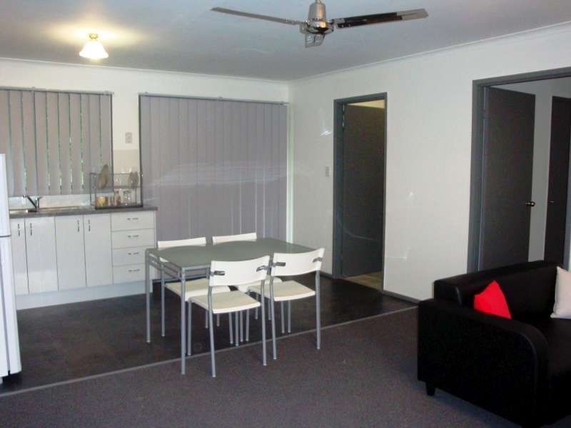 2/1078 Anzac Avenue, Petrie QLD 4502