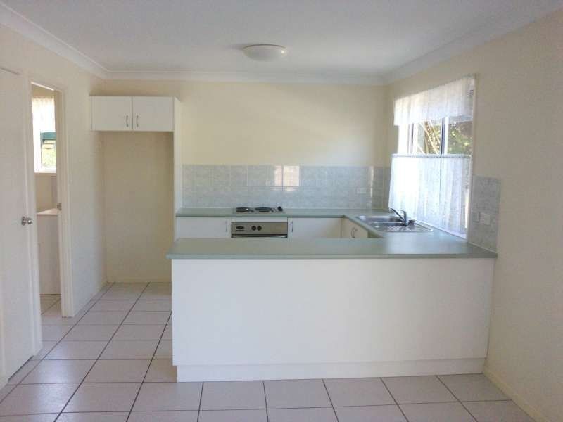 1/4 Geoffrey Avenue, Southport QLD 4215