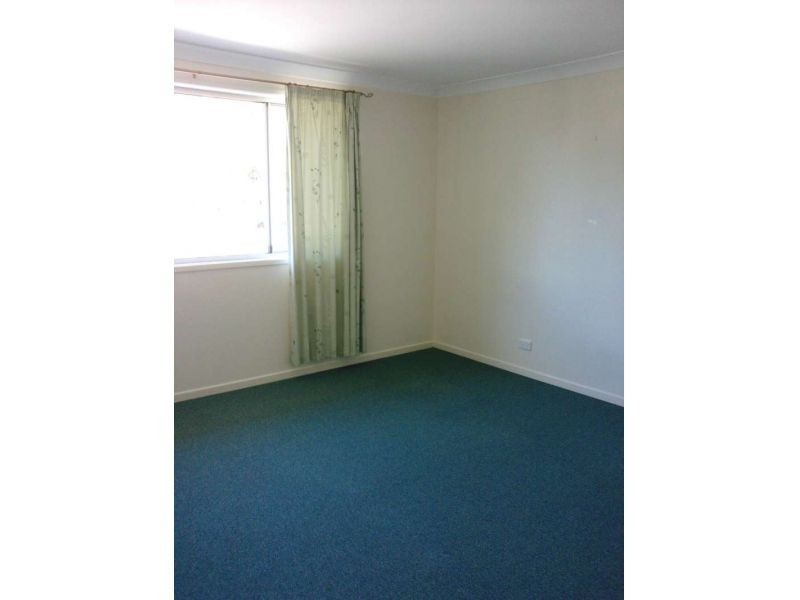 1/4 Geoffrey Avenue, Southport QLD 4215