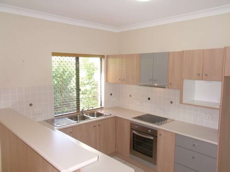 2/27 Latham Street, Chermside QLD 4032