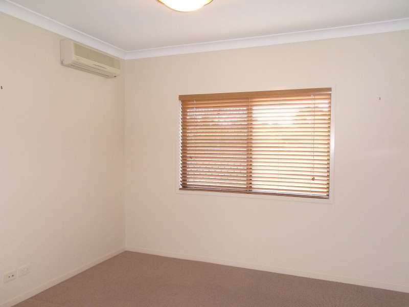 2/27 Latham Street, Chermside QLD 4032