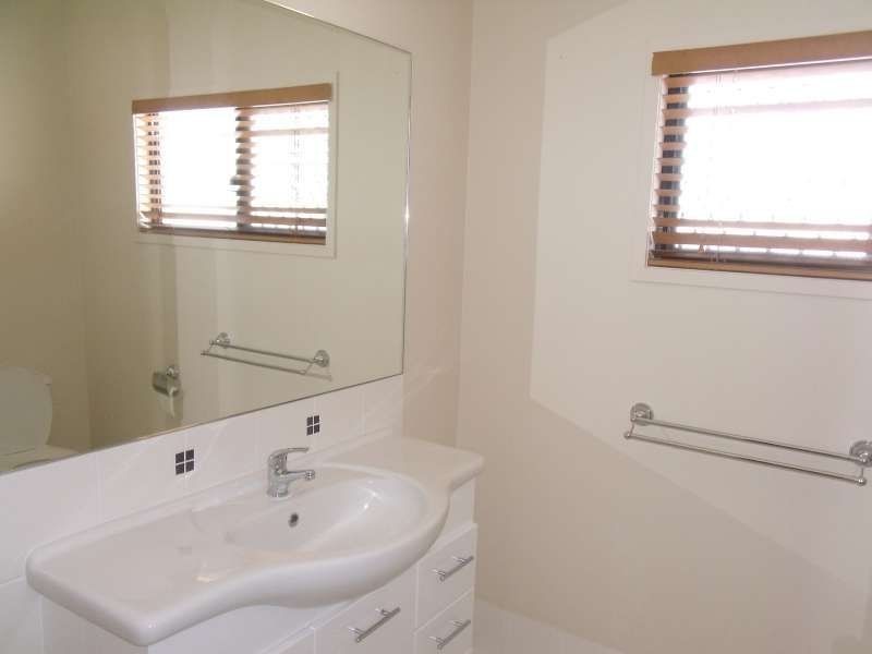 2/27 Latham Street, Chermside QLD 4032