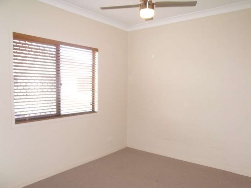 2/27 Latham Street, Chermside QLD 4032