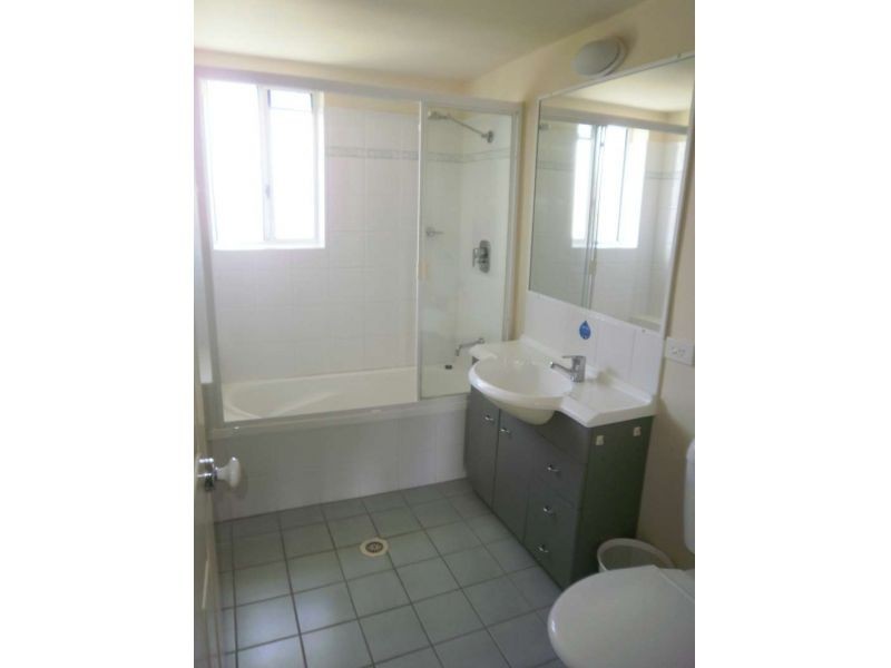 89/148-150 Marine Parade, Southport QLD 4215