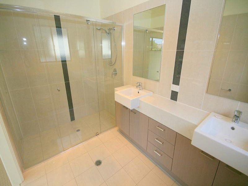 54 Whites Road, Manly West QLD 4179