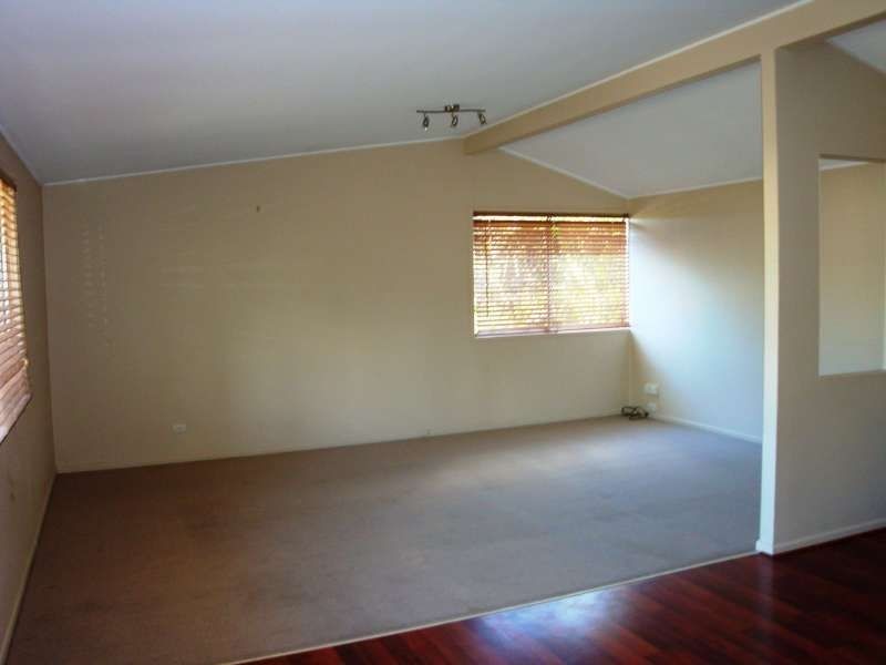 17 Tarawill Crescent, Ferny Hills QLD 4055