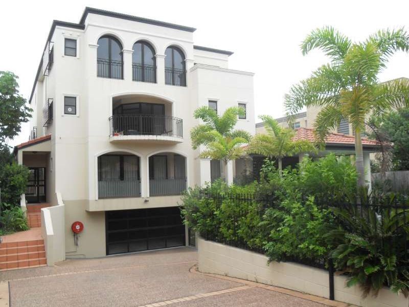 2/58 Sisley Street, St Lucia QLD 4067