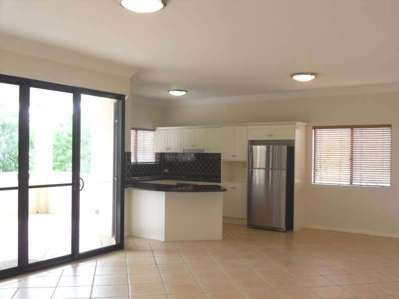 2/58 Sisley Street, St Lucia QLD 4067