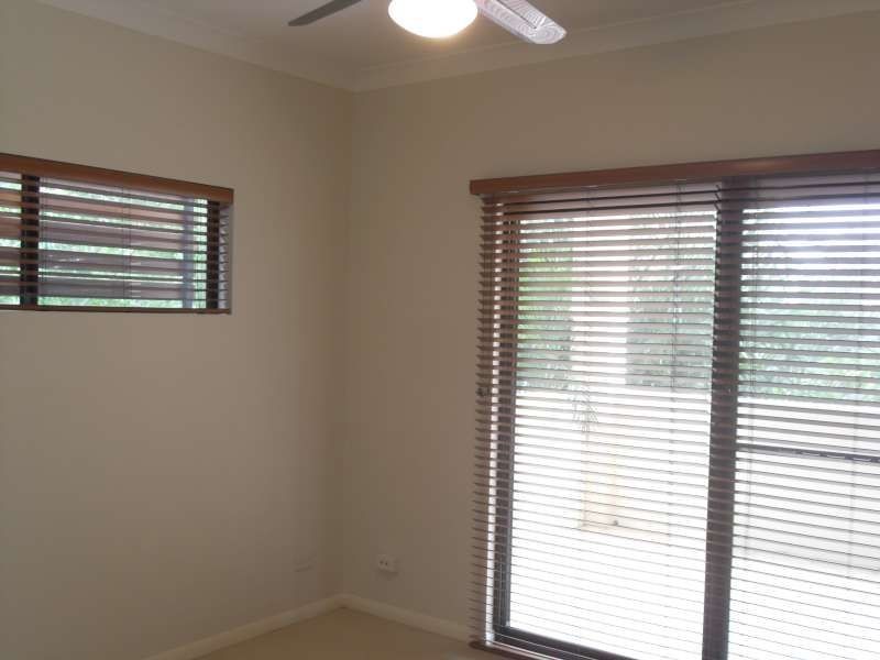 2/58 Sisley Street, St Lucia QLD 4067