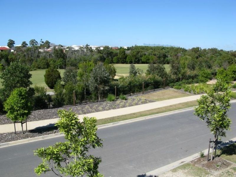 42 Nicklaus Parade, North Lakes QLD 4509