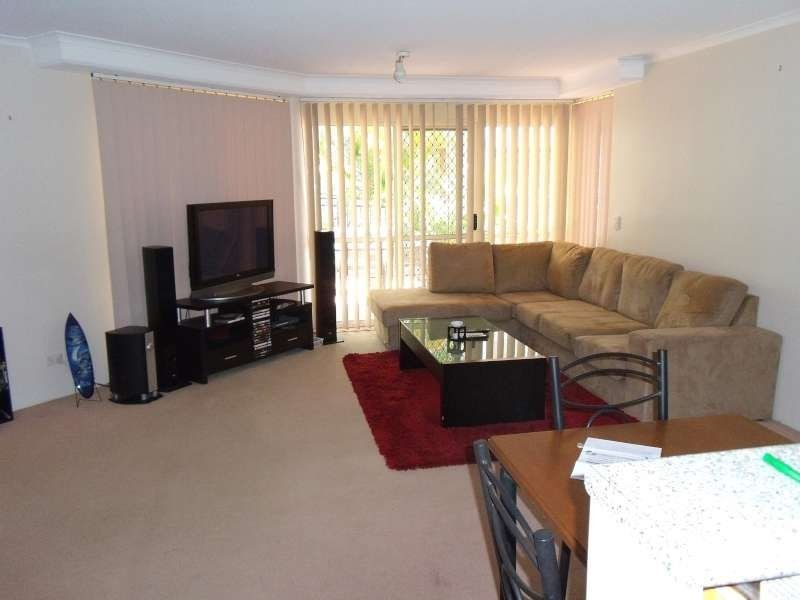 2/146 Marine Parade, Southport QLD 4215