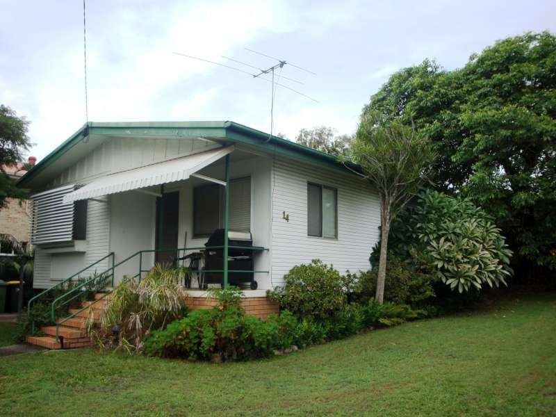 14 Michel Road, Scarborough QLD 4020