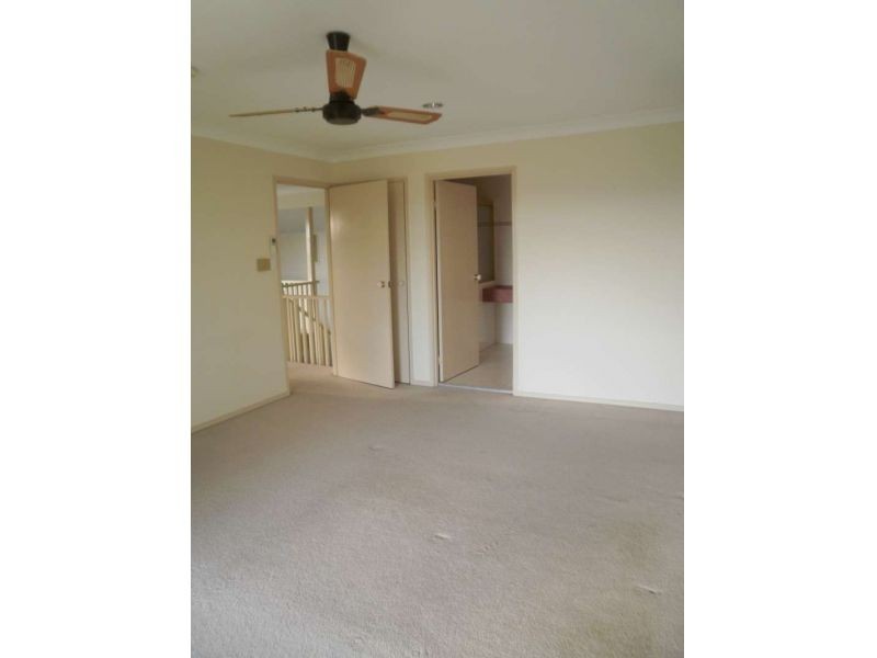 32 Binalong Drive, Ashmore QLD 4214