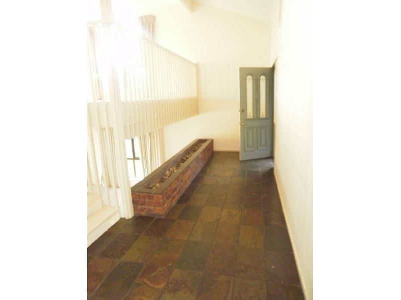 32 Binalong Drive, Ashmore QLD 4214