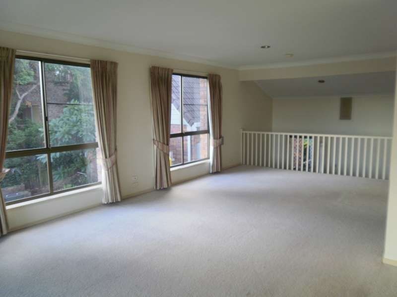 32 Binalong Drive, Ashmore QLD 4214