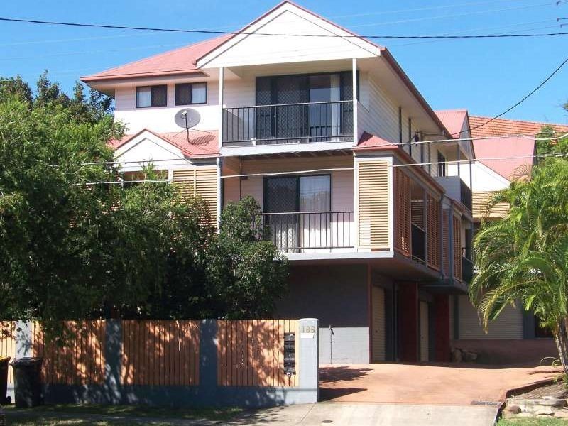 2/186 Butterfield Street, Herston QLD 4006