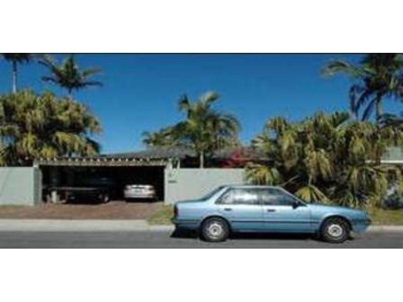 8 Bahia Court, Broadbeach Waters QLD 4218