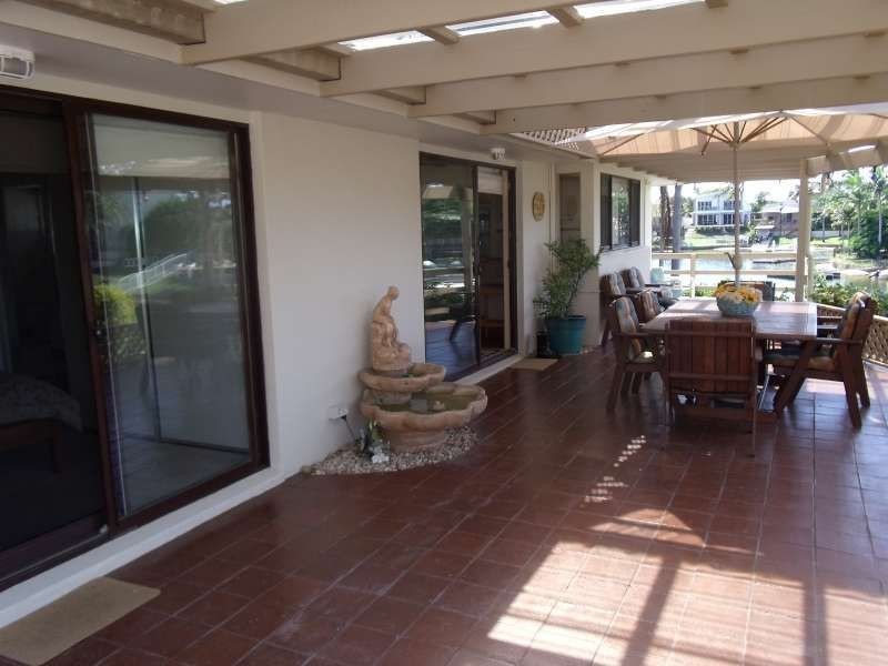 3 De Haviland Avenue, Benowa QLD 4217