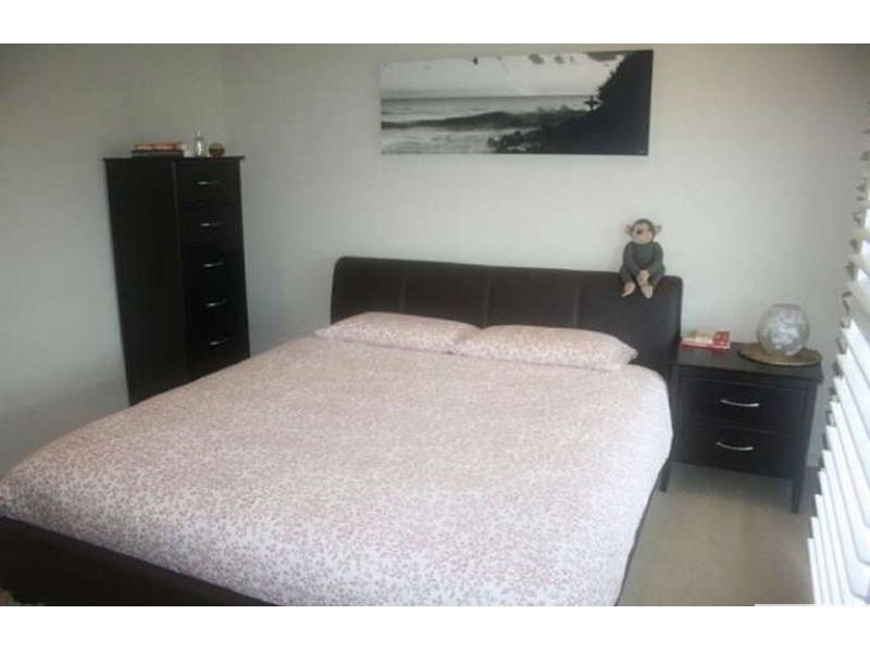 2/118 Railway Parade, Norman Park QLD 4170