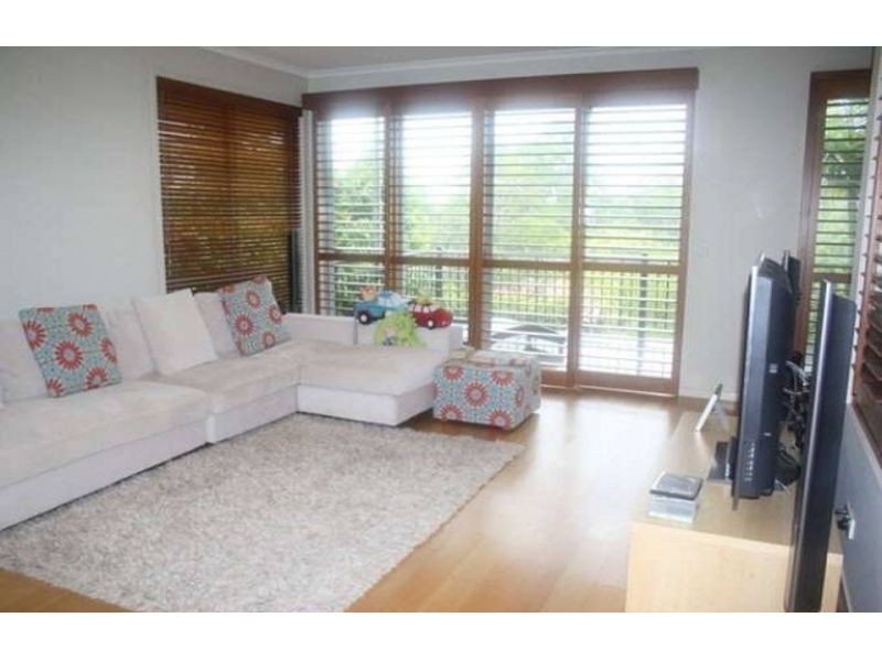 2/118 Railway Parade, Norman Park QLD 4170